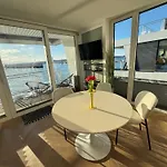 Floating Nr 1a