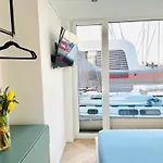 Floating Nr 1a Holiday home
