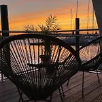 Floating Nr 1a * Laboe