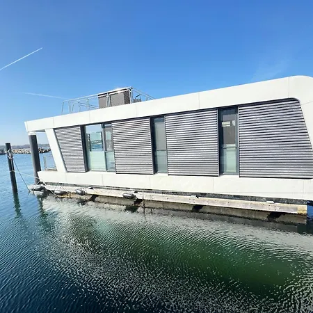 Floating Nr 1a Casa de Férias