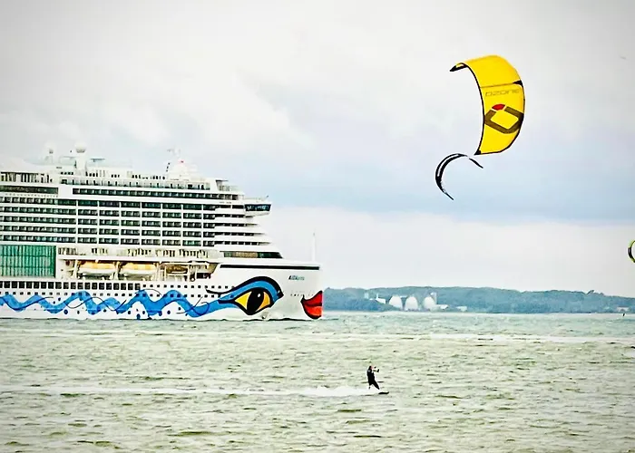 Floating Nr 1a * Laboe