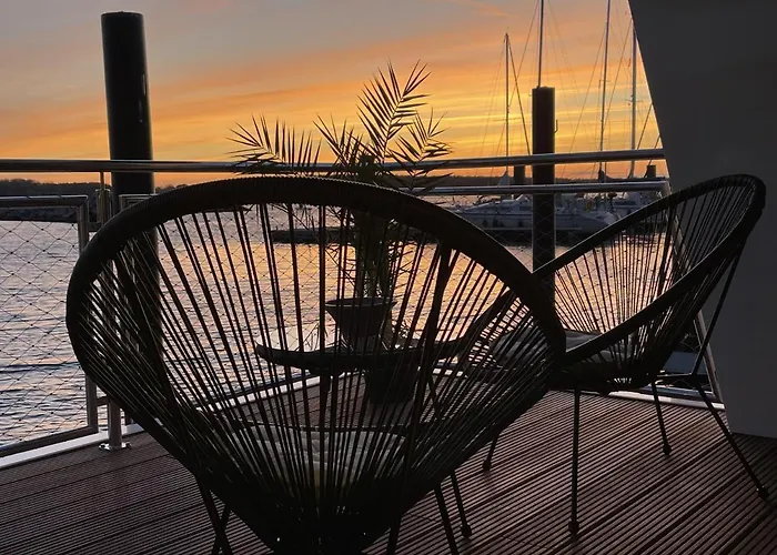 Floating Nr 1a Vakantiehuis Laboe