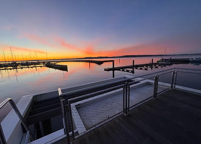 Floating Nr 1a * Laboe